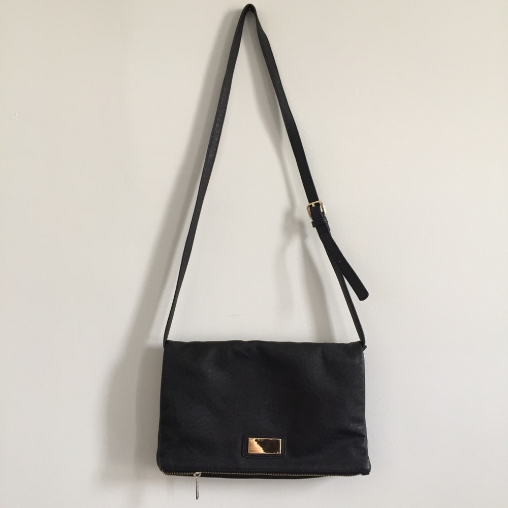Crossbody purse